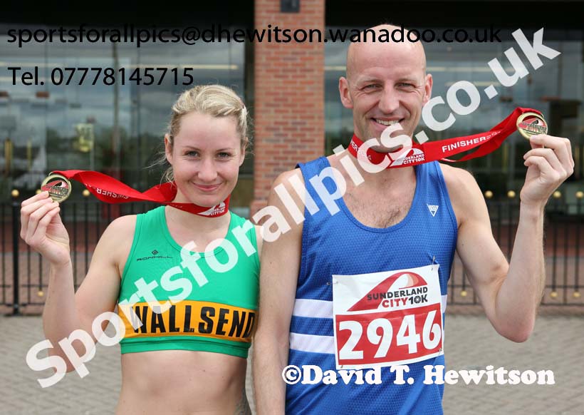 Danielle Hodgkinson (Wallsend) and Ian Hudspith (Morpeth) winners of the Sunderand City 10k. Photo: David T. Hewitson/Sports for All Pics